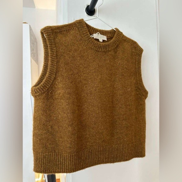 Sezane Sweaters - Sezane sleeveless knit
